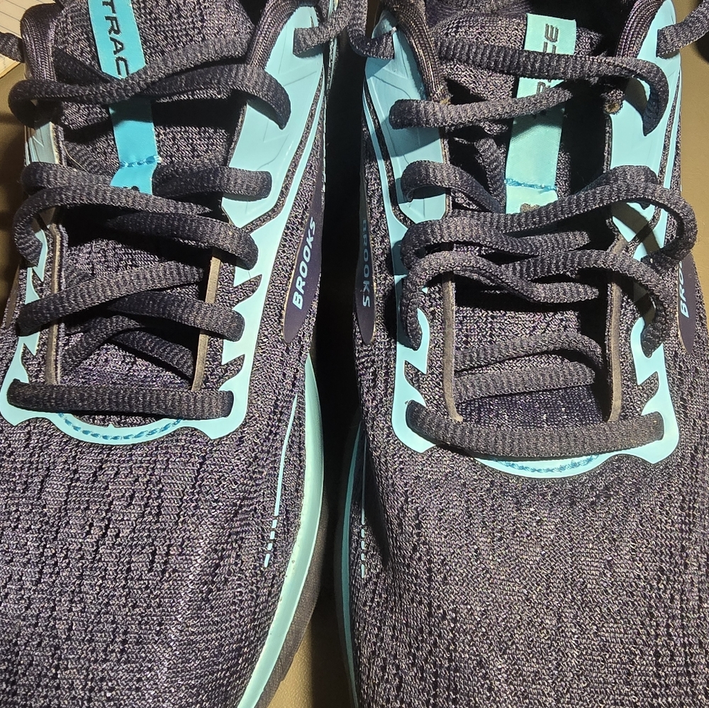 Women's shoes